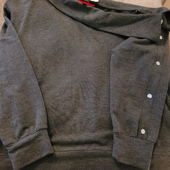 Womens Jennifer Lopez Off Shoulder Shirt-top NWT!! - Picture 3 of 6